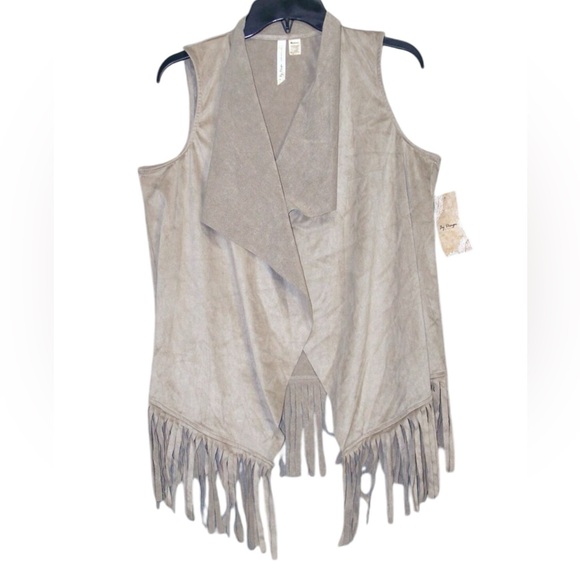 COUNTRY Womens Medium Beige Faux Suede Fringe Casual vest size M NWOT - Picture 1 of 7